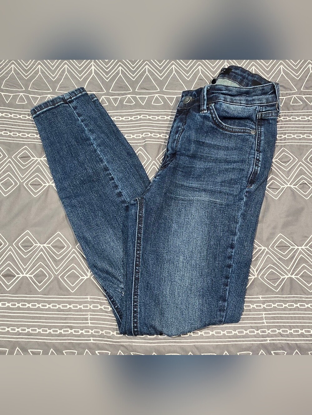 Judy Blue Midrise Tummy Control Skinny Distressed Jeans Size 5/27